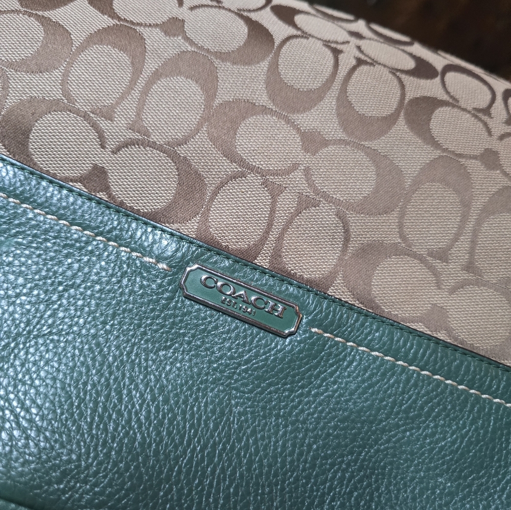 COACH F23279 Park Signature Hobo Khaki Canvas Green Leather Trim Convertible - Picture 5 of 12